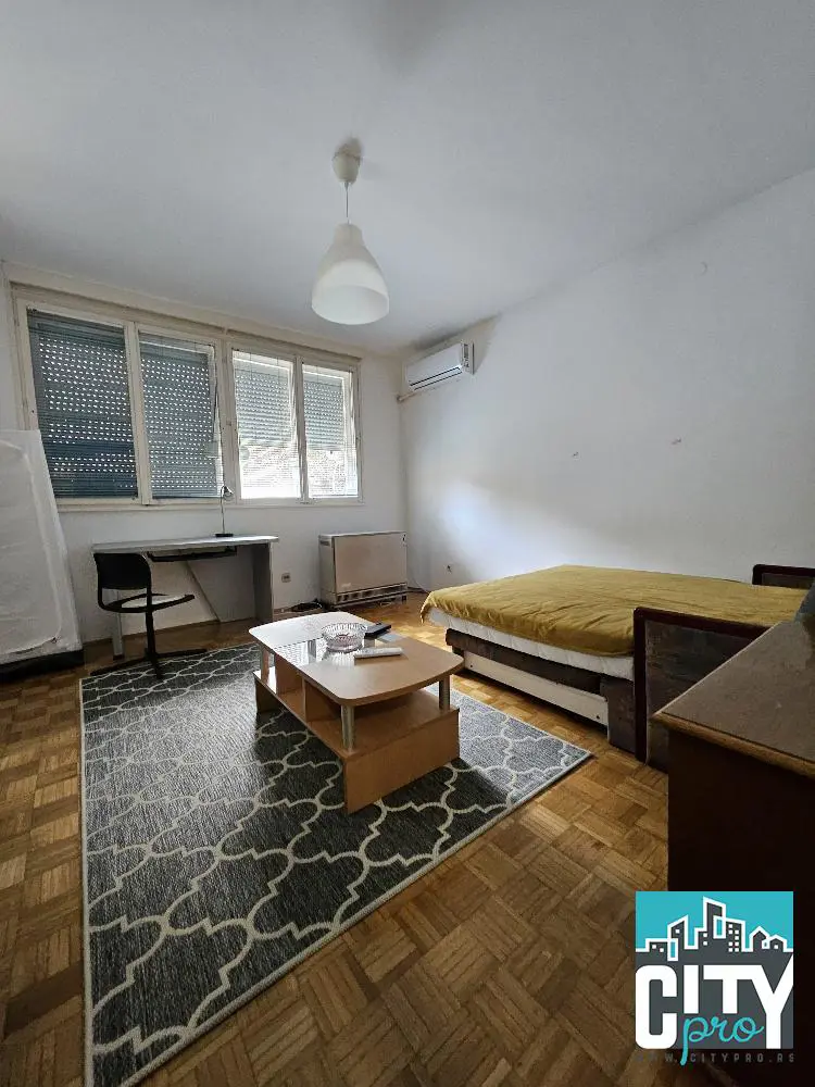 Jednosoban stanovi Palilula Višnjička banja 300 evra 