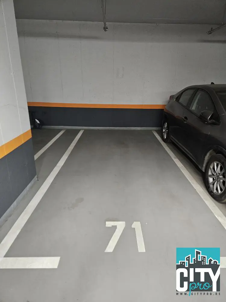 Beograd Novi Beograd garaža 130 evra 