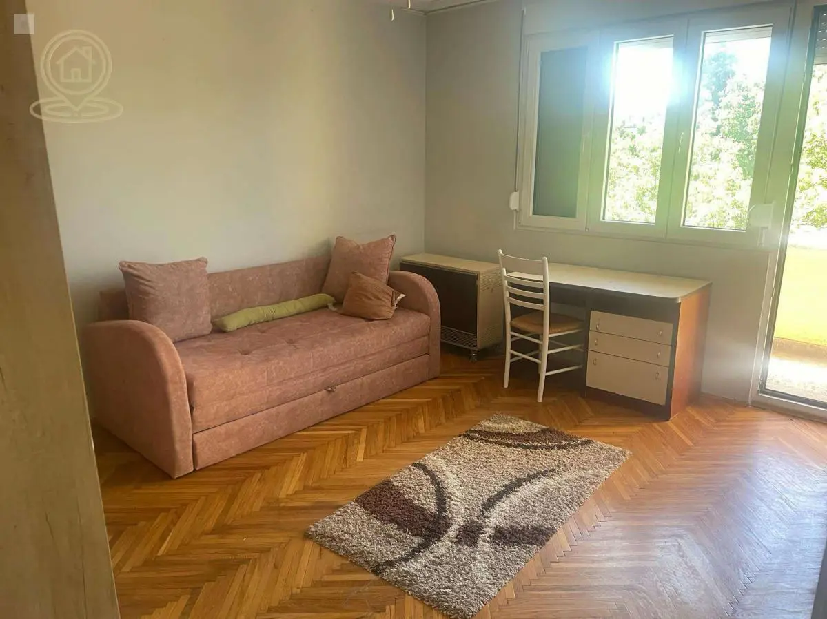 stanovi Niš Trg Kralja Aleksandra Trosoban 