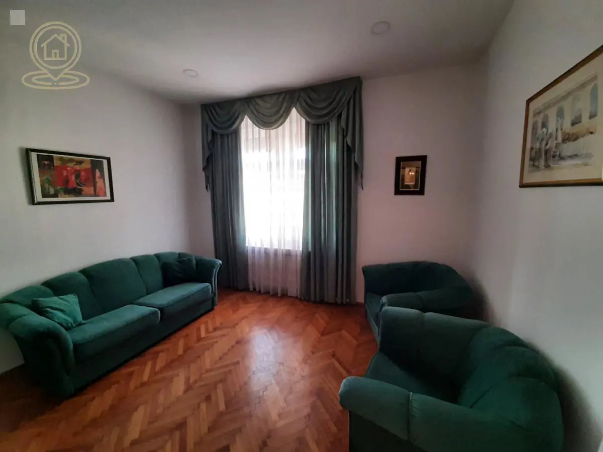 Troiposoban stanovi Savski Venac - 1100 evra 