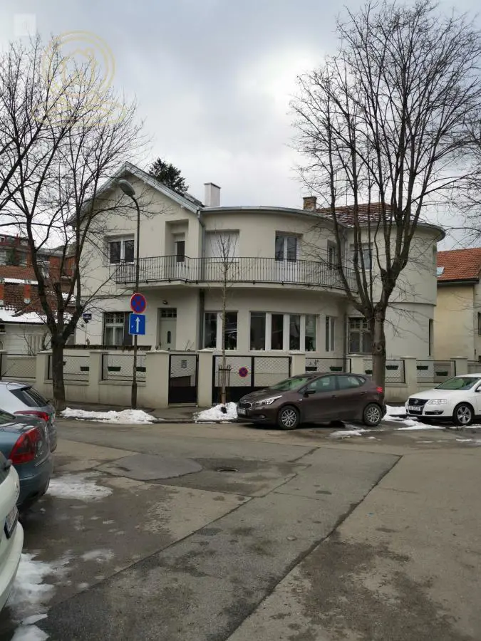 stanovi Beograd  uknjizeni Četvorosoban 