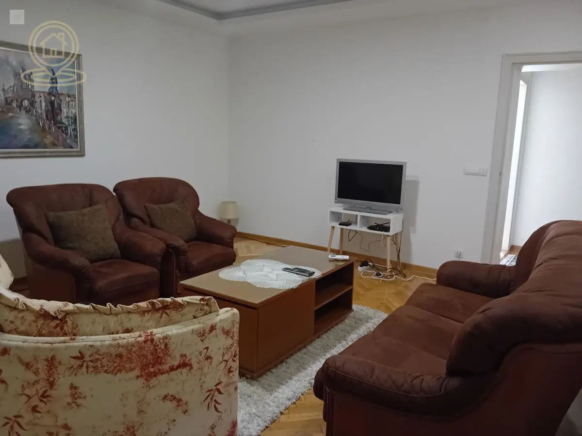Niš Mediana  uknjizeni Dvoiposoban stanovi 600 evra 