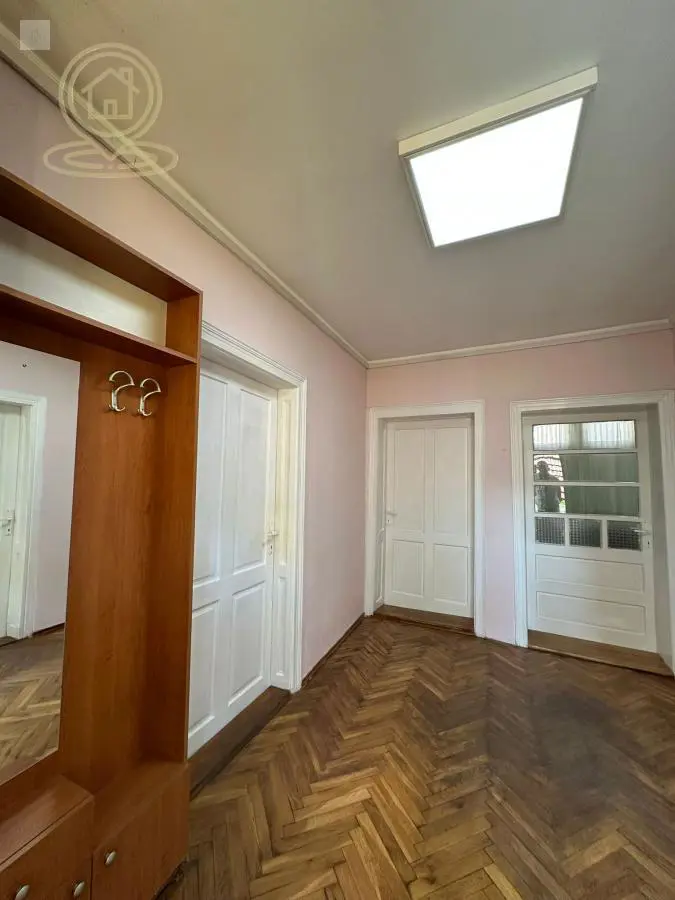 poslovni prostor Centar - 450 evra 