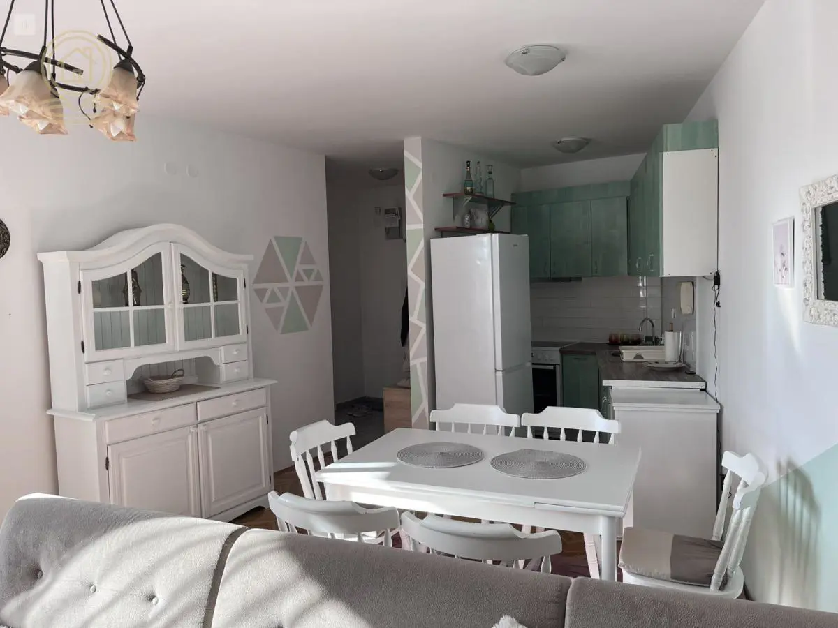 Novi Sad Bulevar Evrope  novogradnja  uknjizeni Jednoiposoban stanovi 400 evra