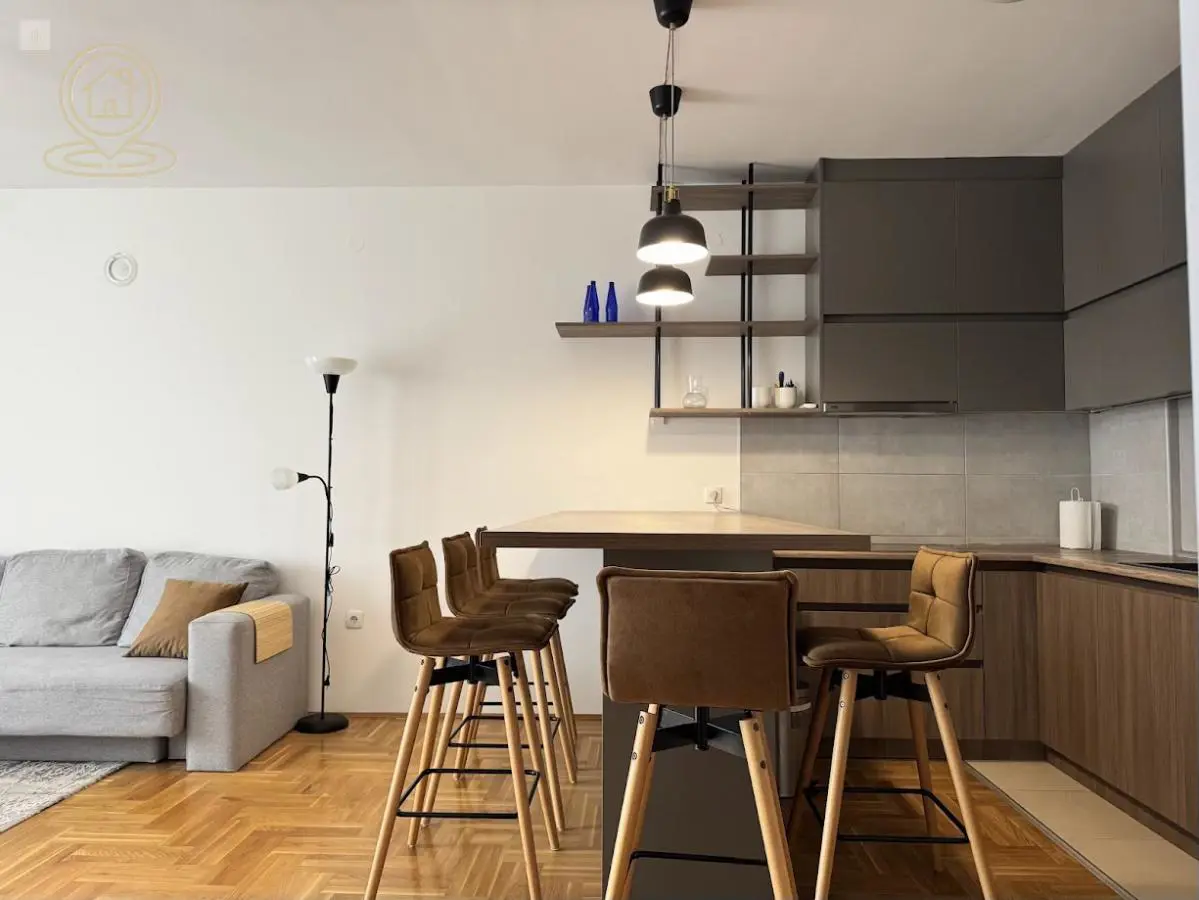 Novi Sad Somborski bulevar Četvorosoban stanovi 850 evra 