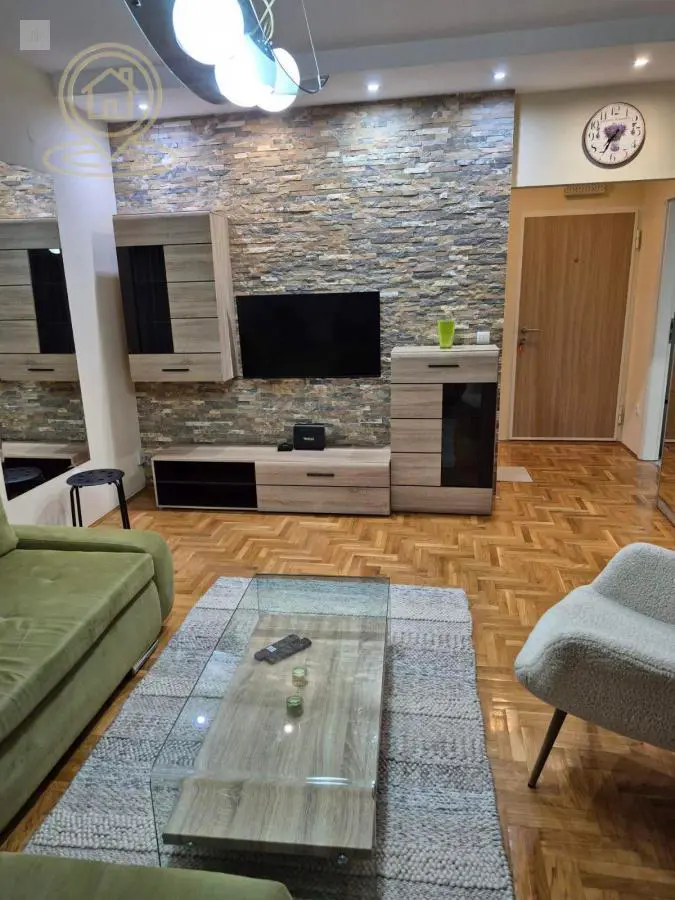 Dvosoban stanovi Vračar - 750 evra 