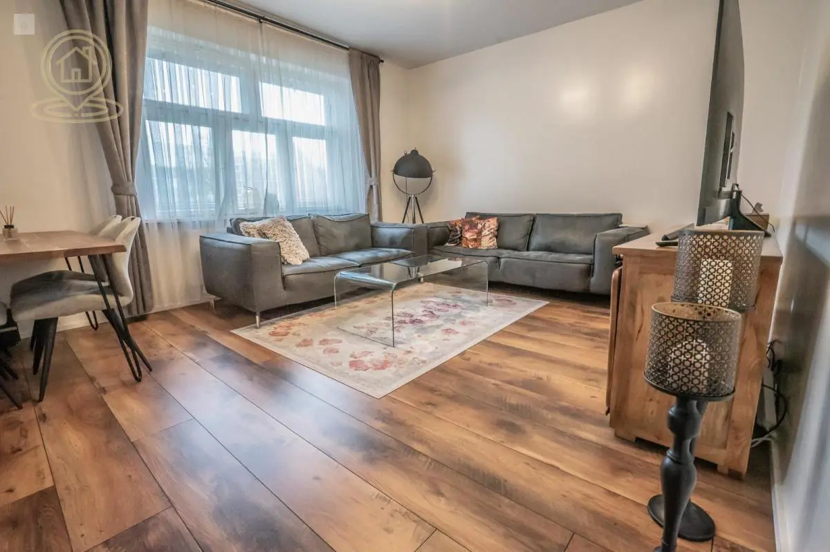 Trosoban stanovi Novi Beograd Studentski grad ( blokk 34) 1000 evra 