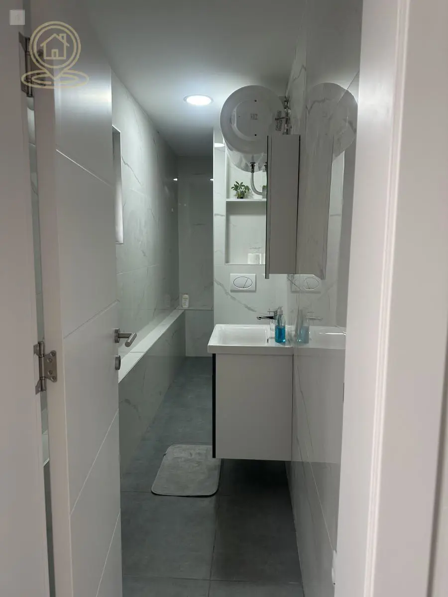 Niš Mediana  novogradnja  uknjizeni poslovni prostor 700 evra 