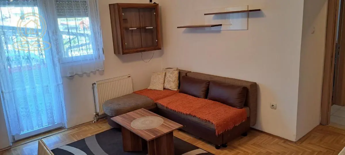 Novi Sad Nova detelinara Trosoban stanovi 500 evra 