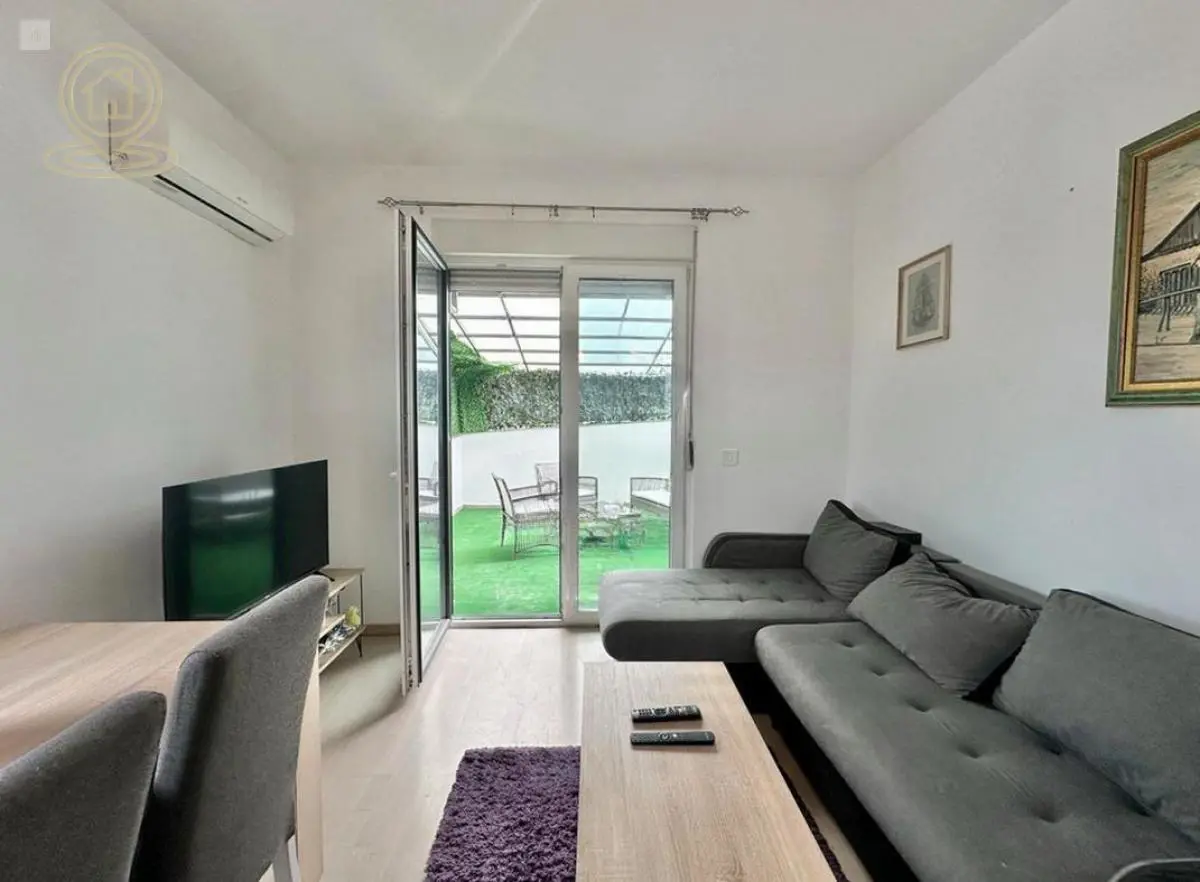 Beograd Zvezdara  uknjizeni Dvoiposoban stanovi 134000 evra 