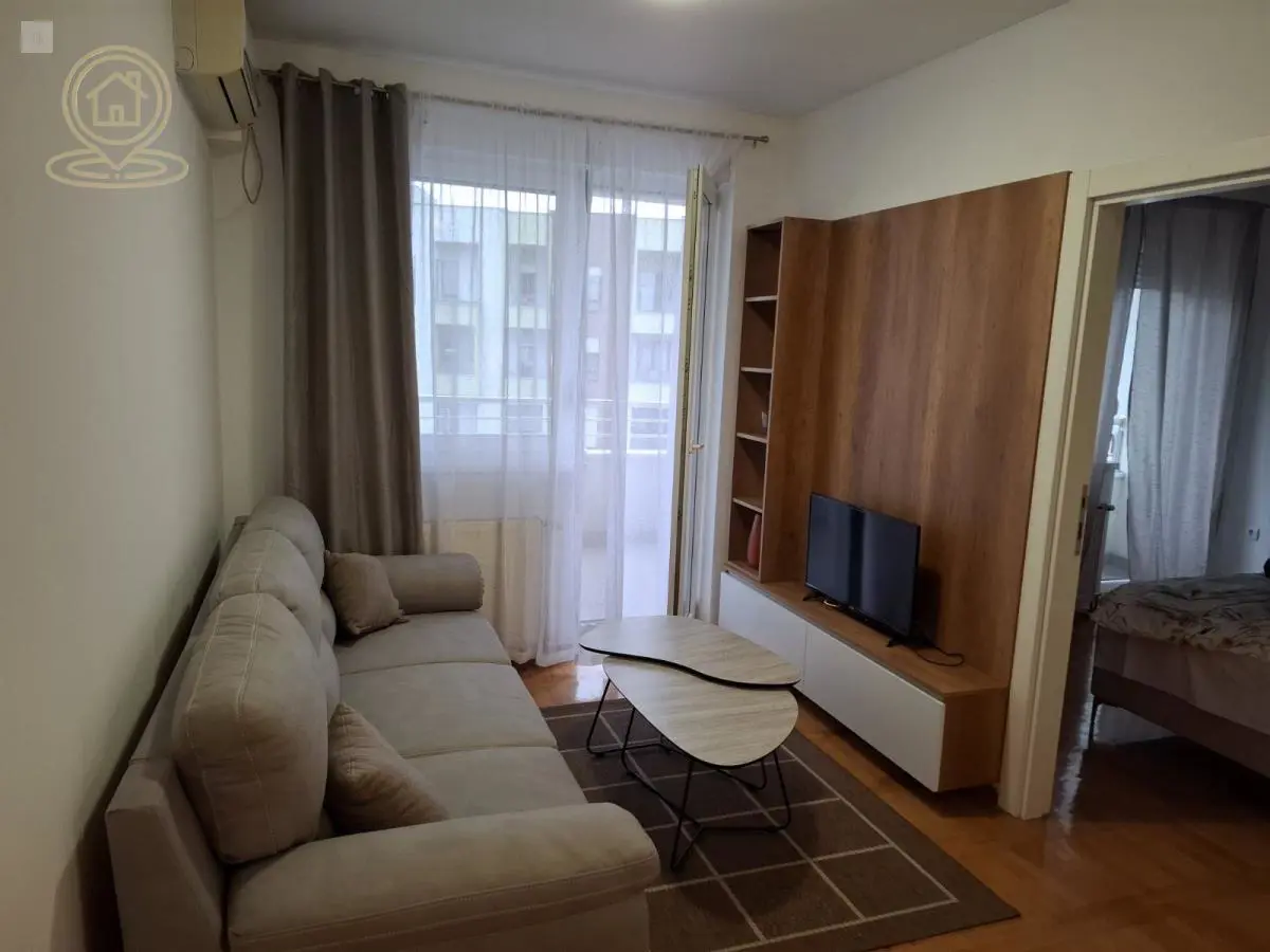 Jednosoban stanovi Grbavica - 600 evra 