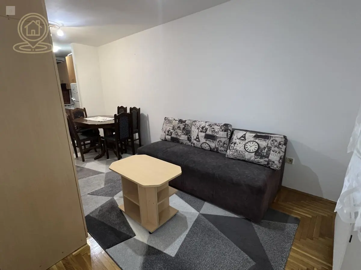 Novi Sad Detelinara Dvosoban stanovi 400 evra 