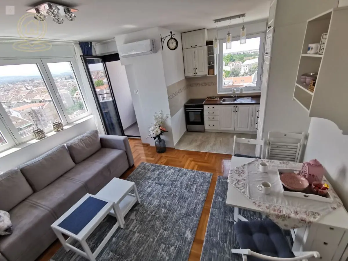 stanovi Novi Sad Trosoban 