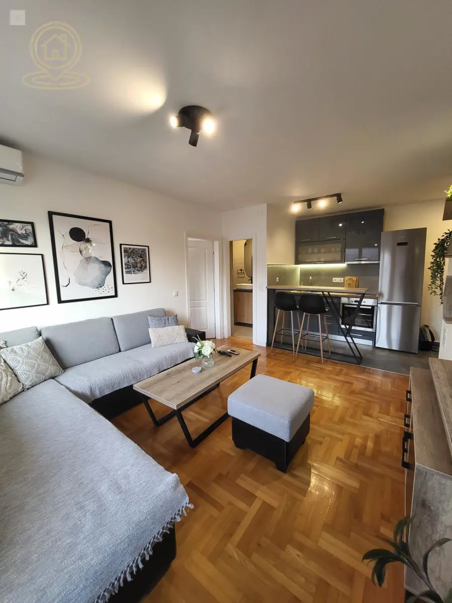 Niš Saborna crkva Jednoiposoban stanovi 350 evra 