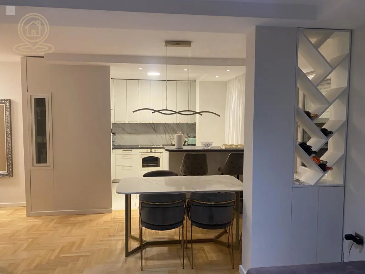  uknjizeni  novogradnja Trosoban stanovi Stari Grad - 324450 evra 