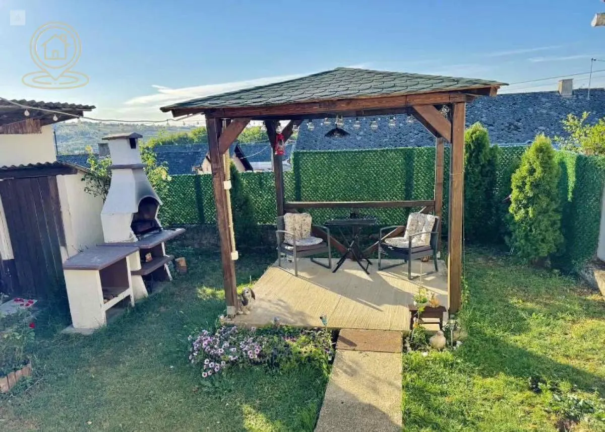 kuće Centar - 84460 evra 