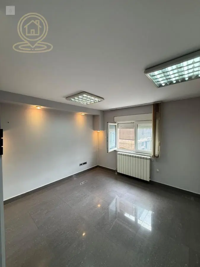  uknjizeni poslovni prostor Vračar Južni bulevar 2400 evra 