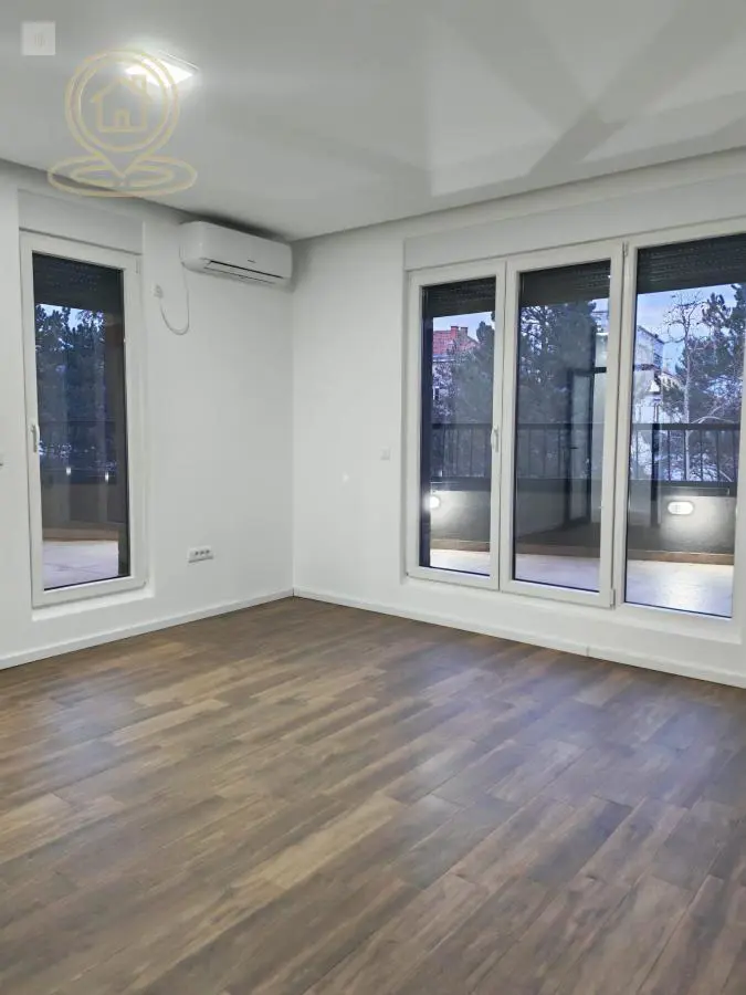  novogradnja poslovni prostor Bubanj - 900 evra 