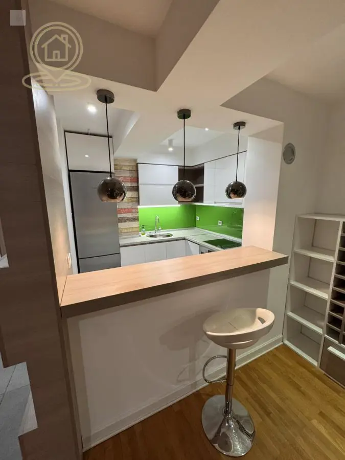  uknjizeni  novogradnja Trosoban stanovi Palilula - 500 evra 