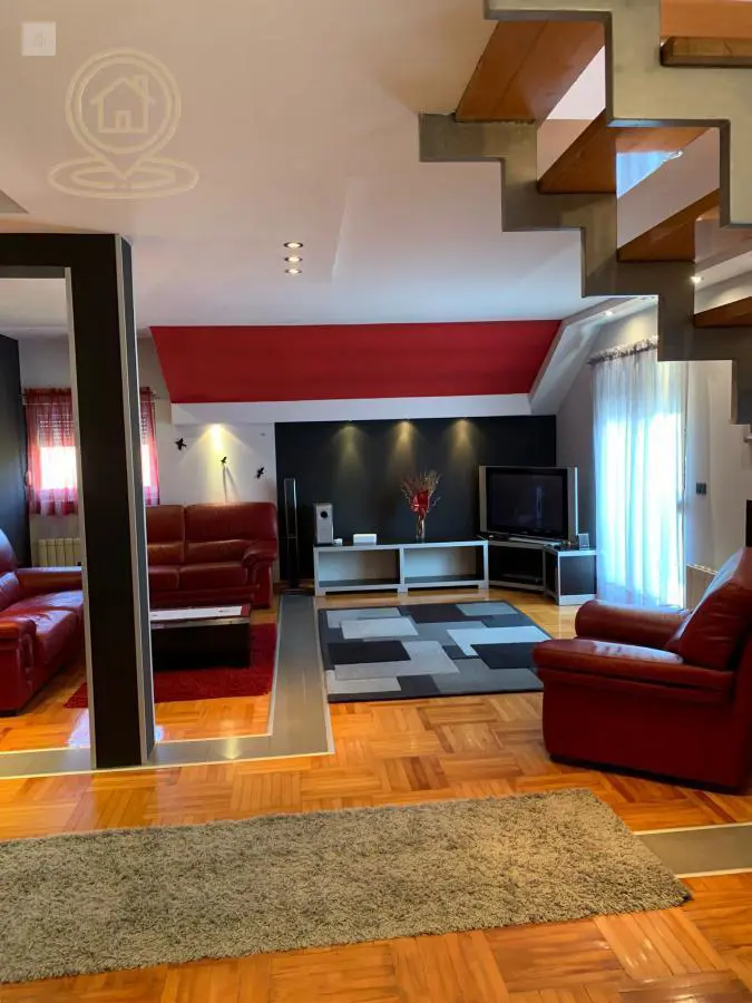 Beograd Voždovac Troiposoban stanovi 1000 evra 