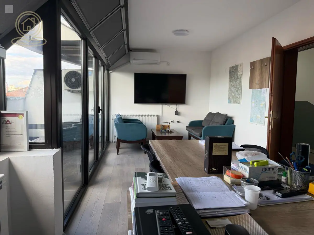 Beograd Voždovac poslovni prostor 2250 evra 