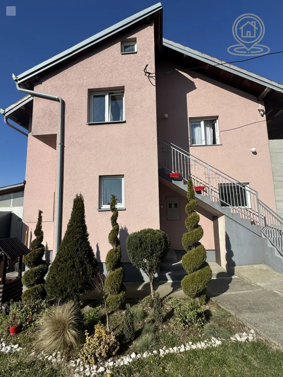 Beograd Zvezdara  uknjizeni kuće 380000 evra 