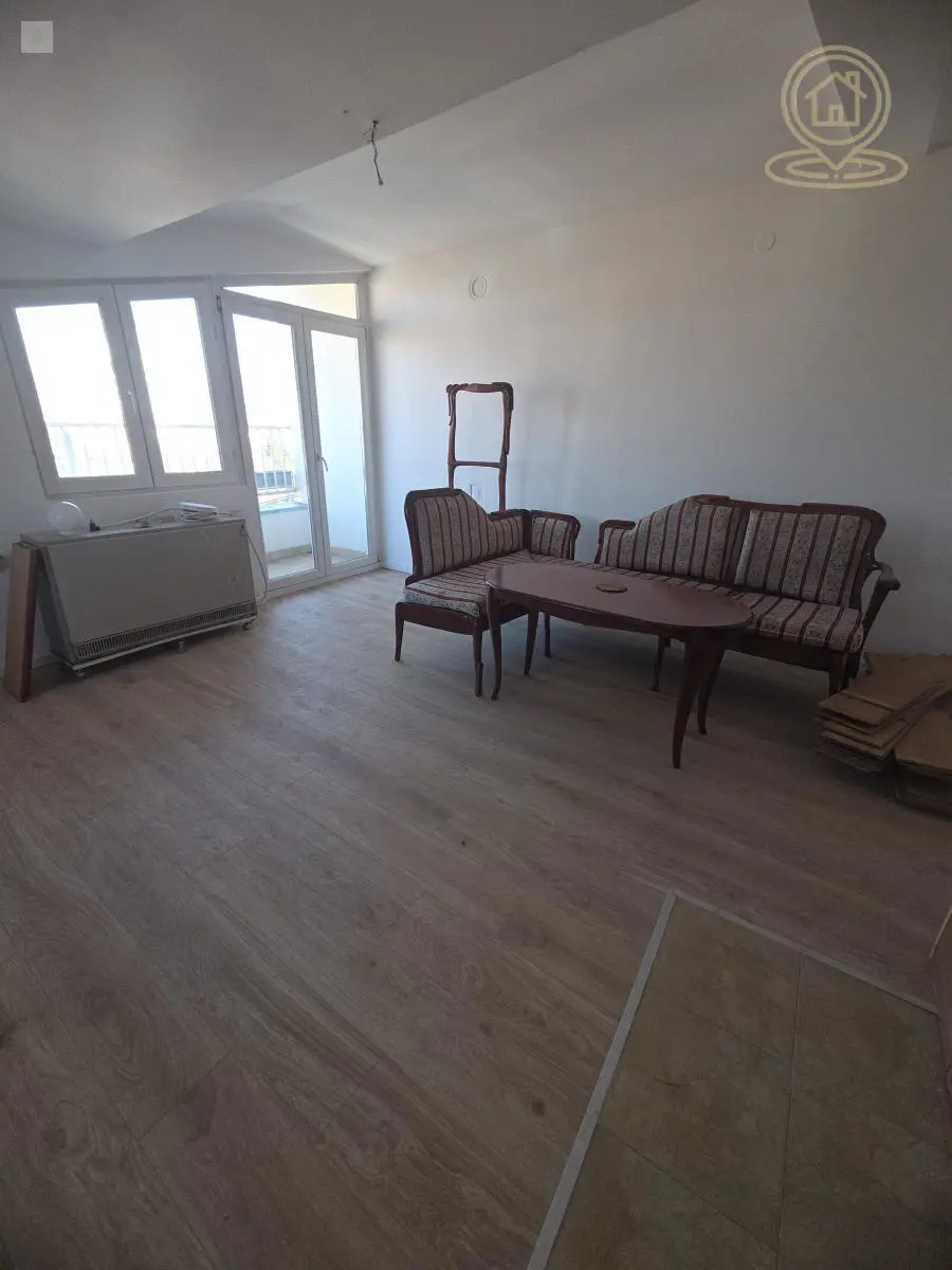  uknjizeni Jednoiposoban stanovi Pantelej - 75000 evra 