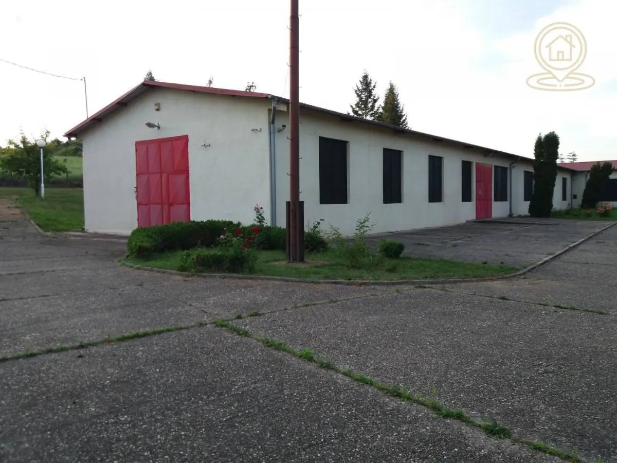 poslovni prostor Mladenovac - 4000 evra 