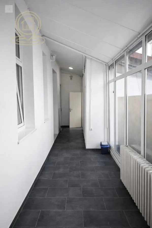 Novi Sad Stari Grad poslovni prostor 2200 evra 