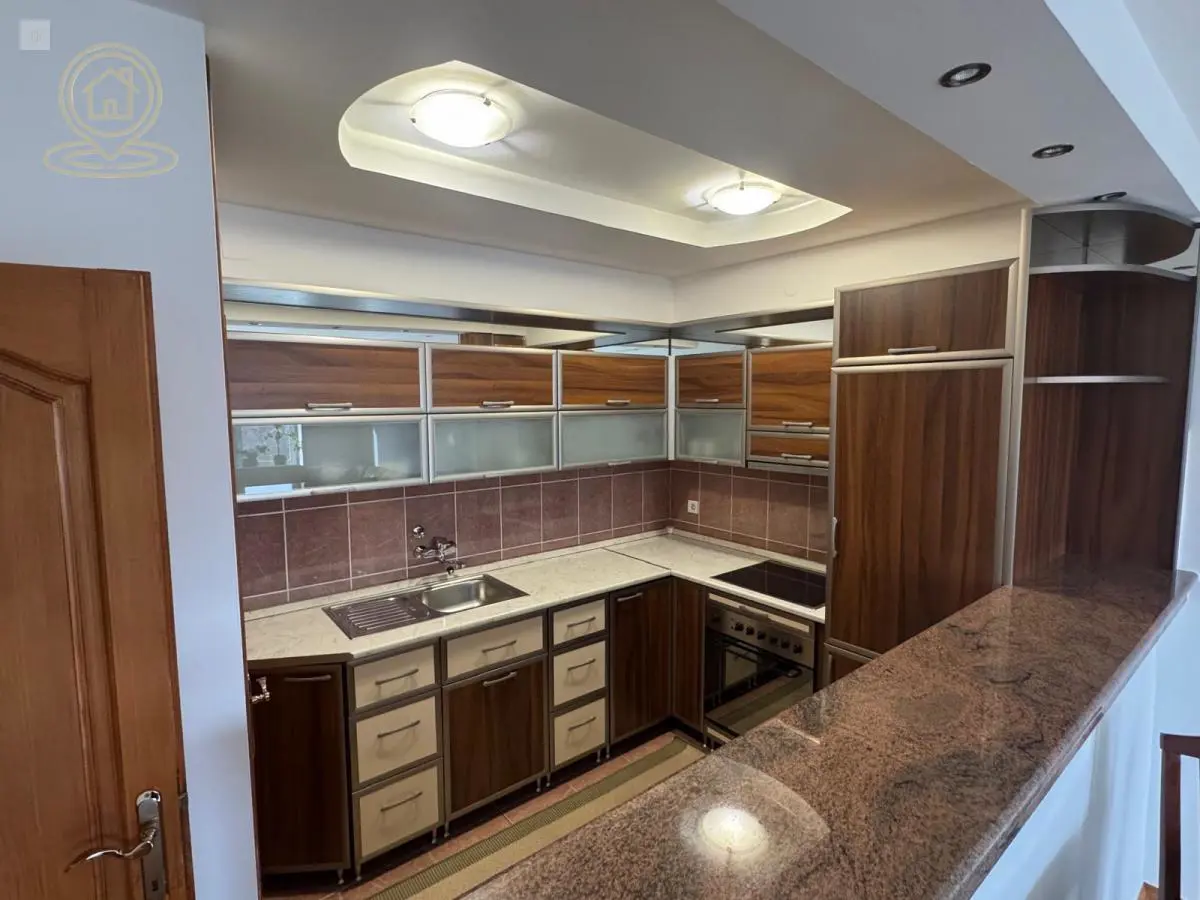  uknjizeni Jednoiposoban stanovi Nova detelinara - 550 evra 