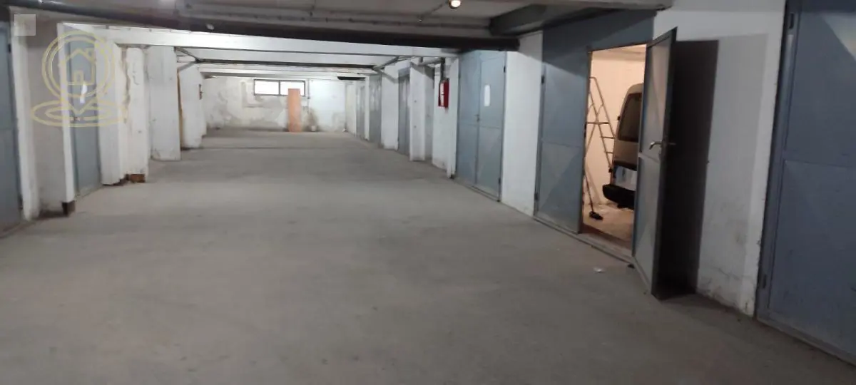 Novi Sad Centar  uknjizeni garaža 32960 evra 