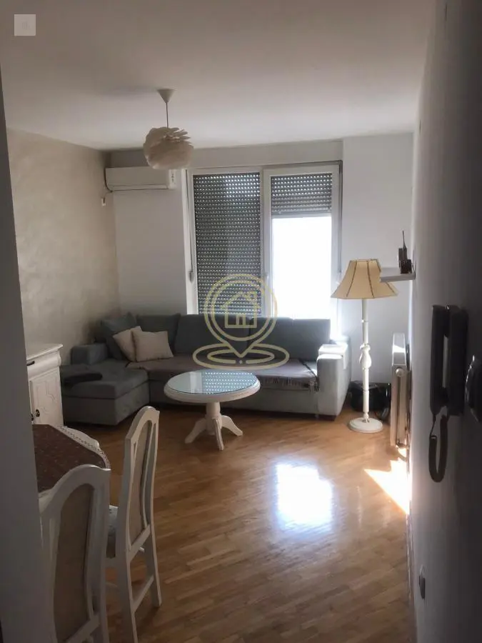 Novi Sad Rotkvarija Jednoiposoban stanovi 400 evra 