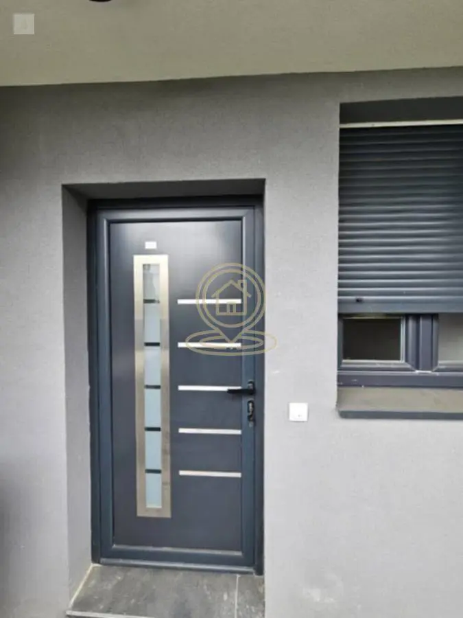  uknjizeni Jednoiposoban stanovi Petrovaradin - 66950 evra 