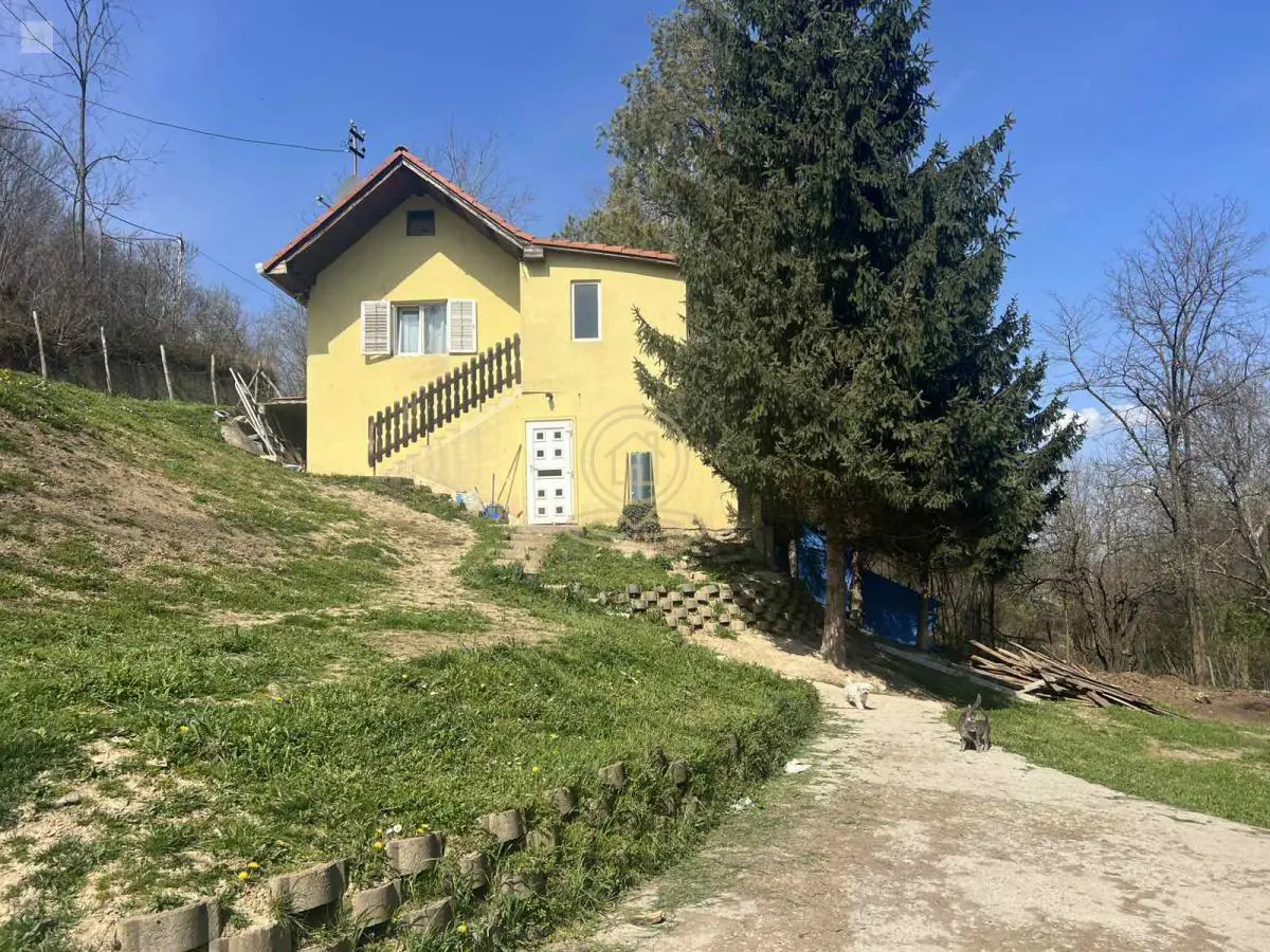  uknjizeni kuće Sremska kamenica - Popovica - 173400 evra 