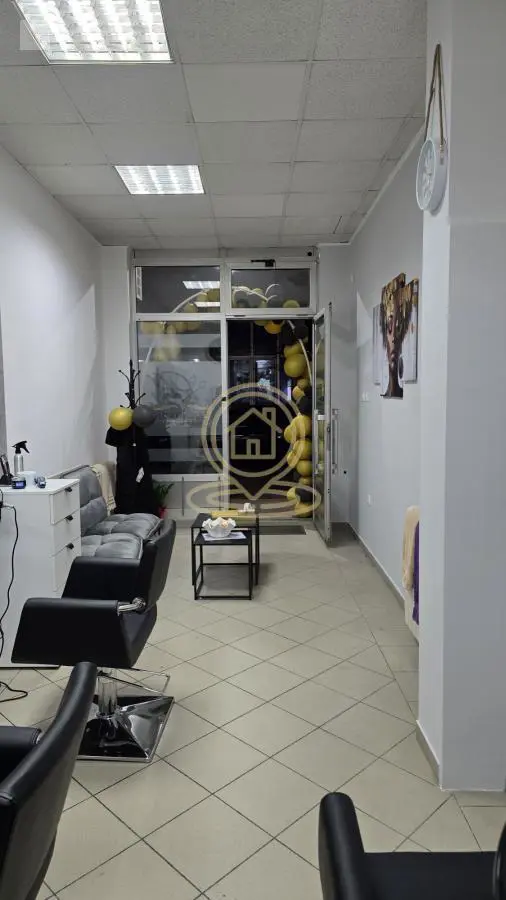 uknjizeni poslovni prostor Stari Grad - 81500 evra 