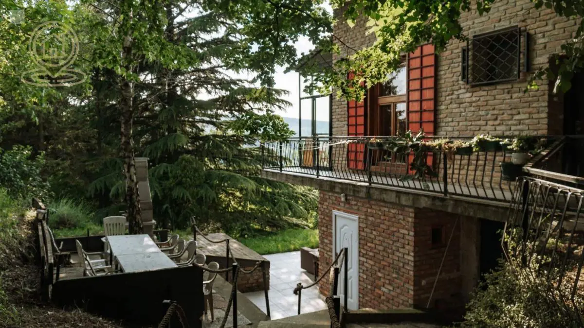  uknjizeni kuće Centar - 489600 evra 