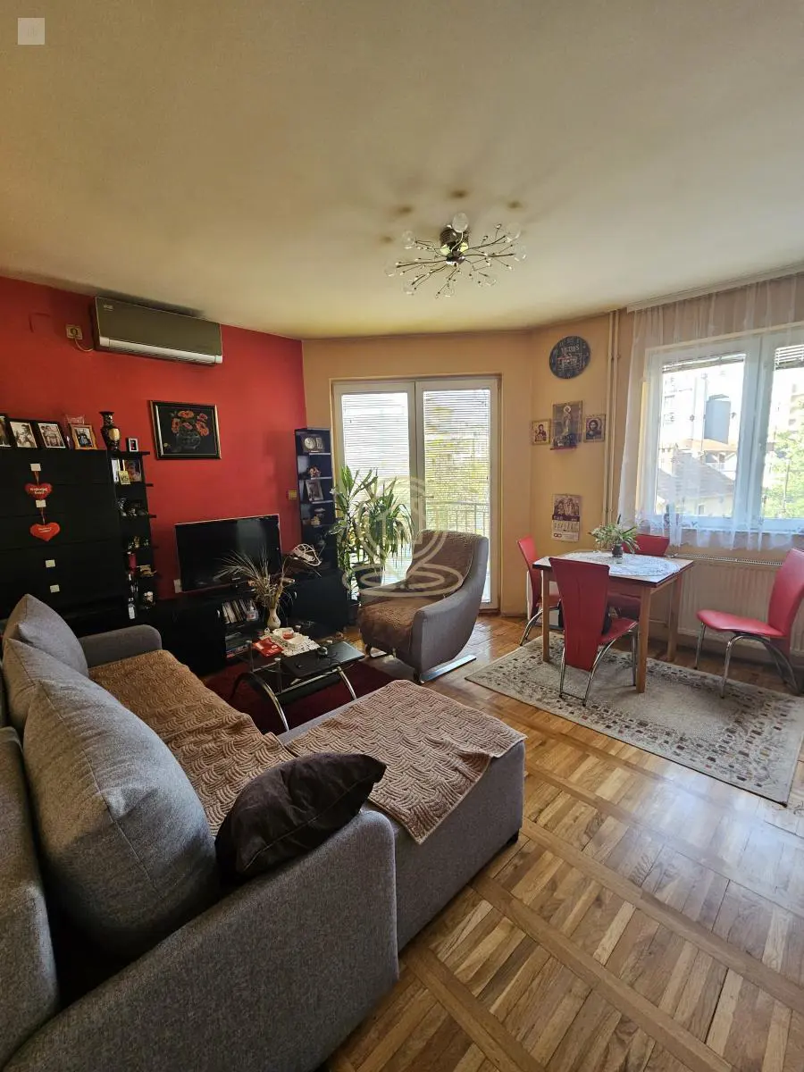  uknjizeni Jednoiposoban stanovi Centar - 85000 evra 