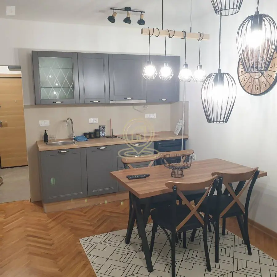 Novi Sad Centar  novogradnja Trosoban stanovi 800 evra 