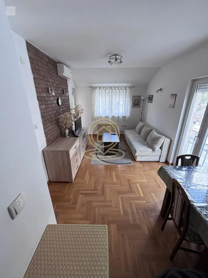  uknjizeni Dvosoban stanovi Centar - 77000 evra 