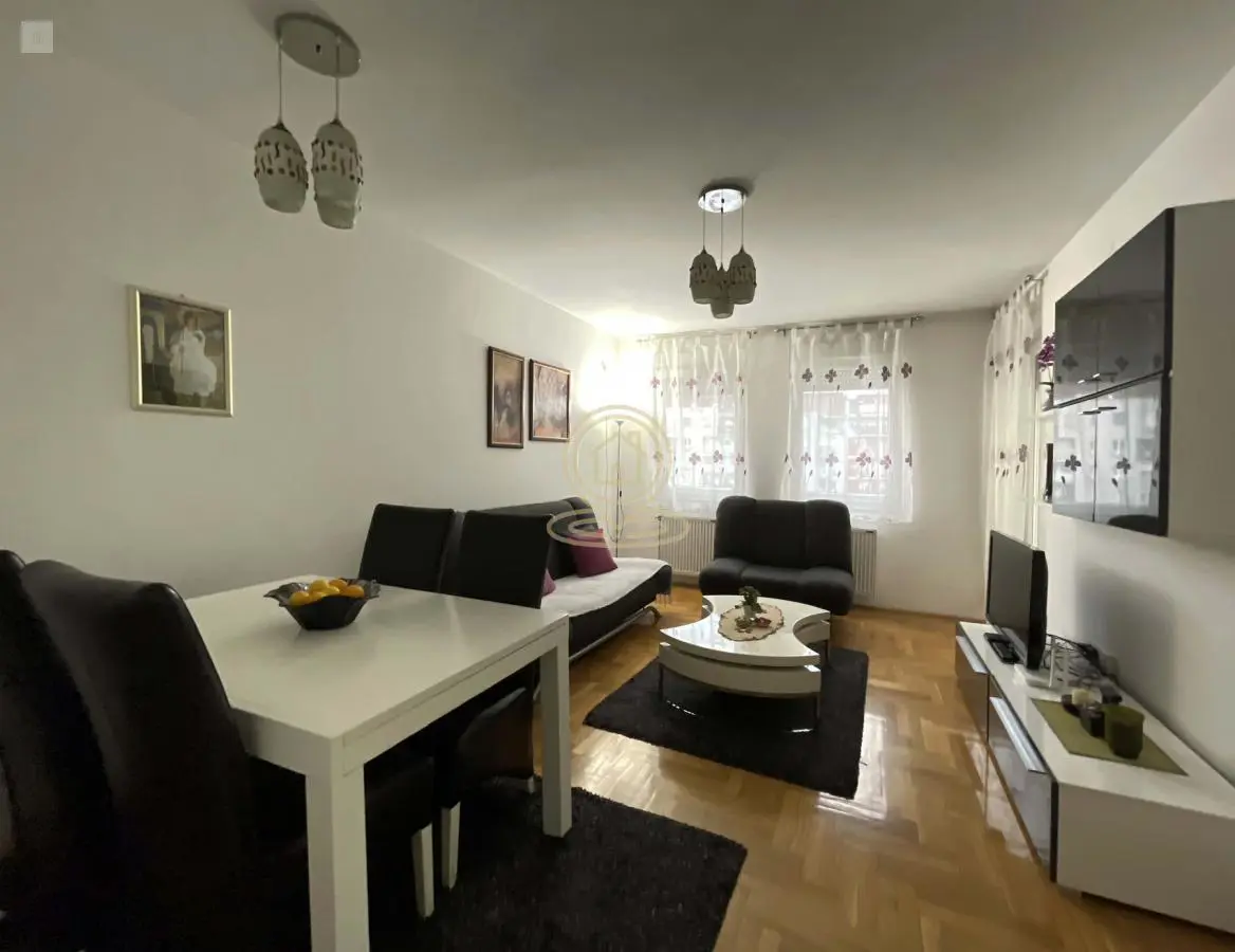 Novi Sad Detelinara Dvoiposoban stanovi 550 evra 