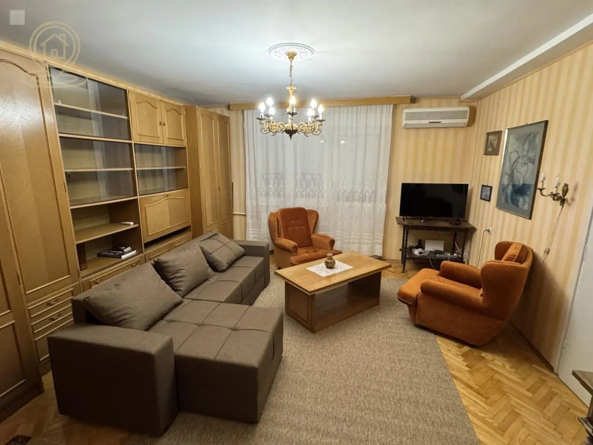 Dvosoban stanovi Grbavica - 350 evra 