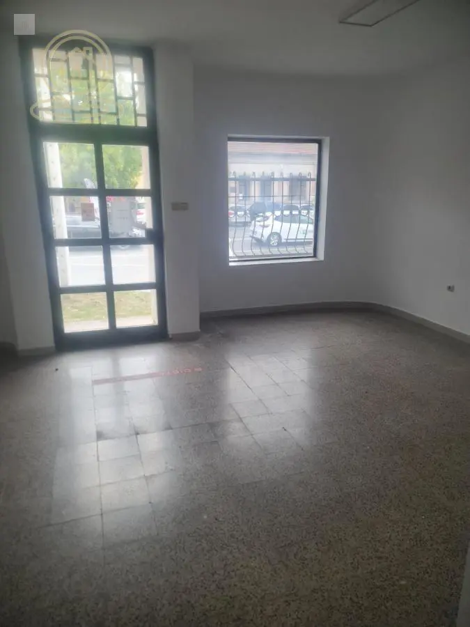  novogradnja poslovni prostor Podbara - 700 evra 