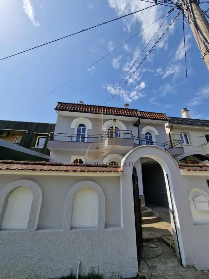  uknjizeni kuće Telep - 825000 evra 