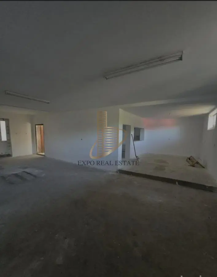  novogradnja poslovni prostor Klisa - 55000 evra 