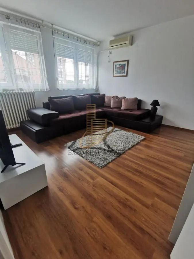 Beograd Novi Beograd Jednoiposoban stanovi 600 evra 