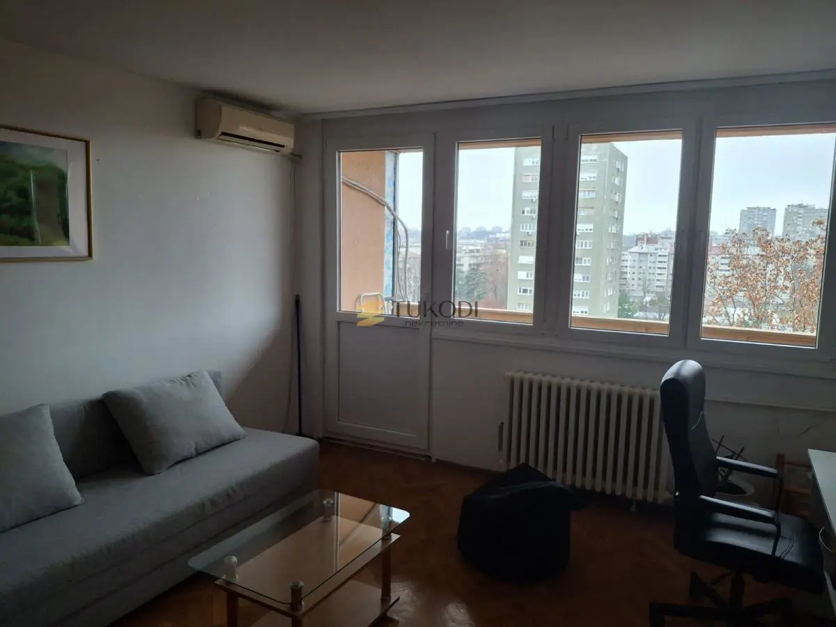 Dvoiposoban stanovi Novi Beograd Hotel Yu i Stari merkator 650 evra 