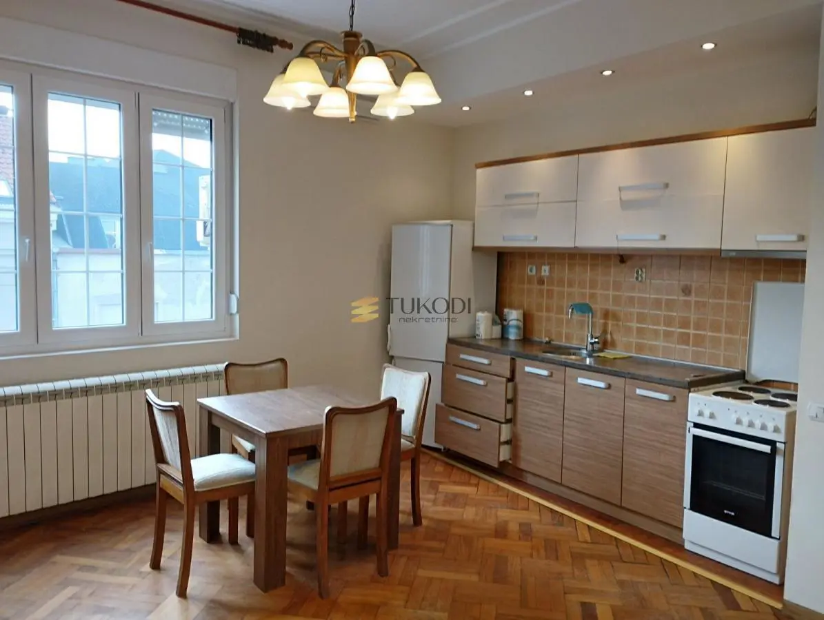 Jednoiposoban stanovi Vračar Kalenić 700 evra 