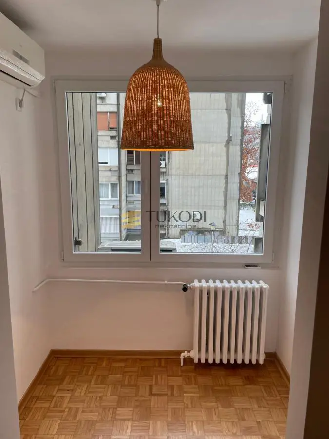 Dvosoban stanovi Novi Beograd Sava centar (Blok 19 do 23) 600 evra 