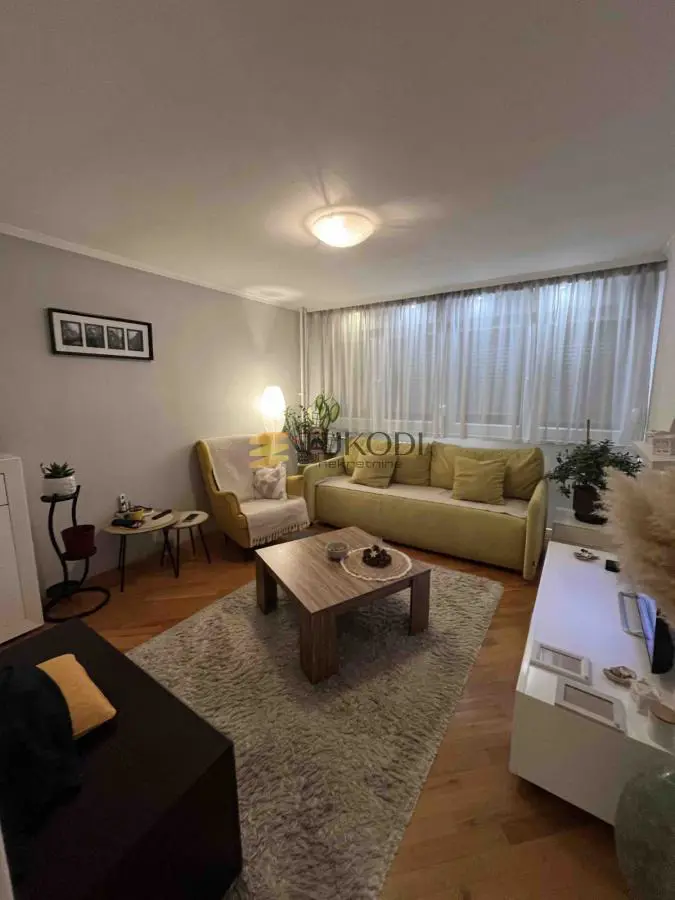 stanovi Novi Sad Trosoban 