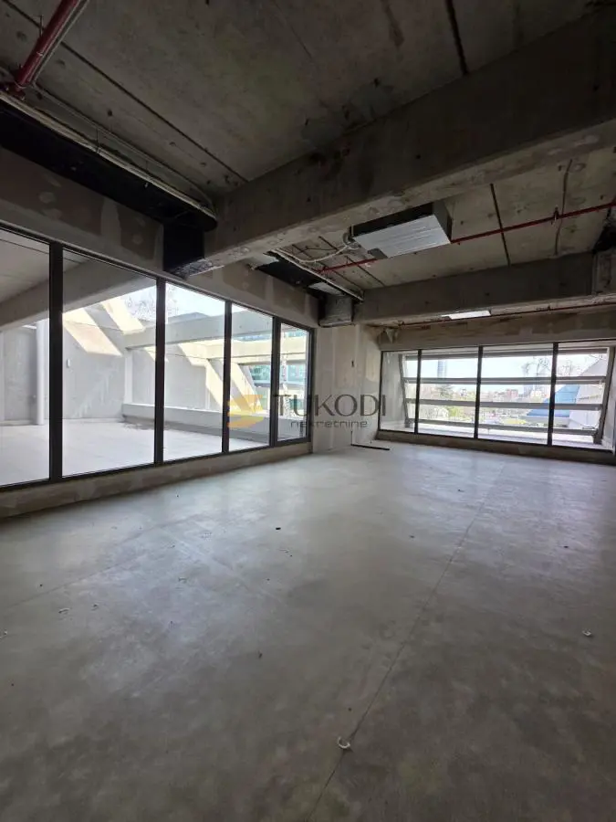 Beograd Novi Beograd poslovni prostor 6500 evra 